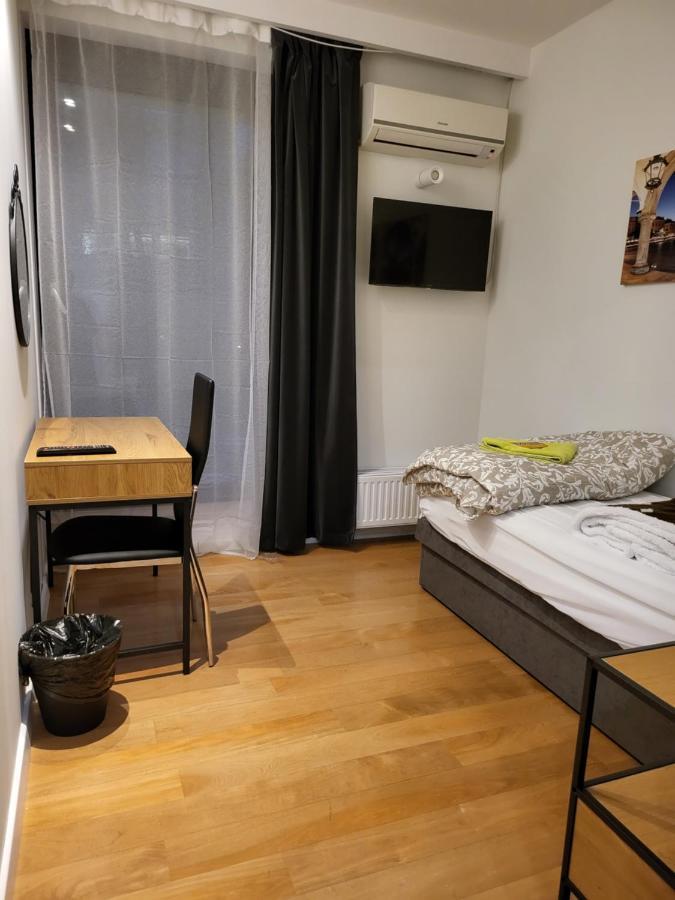 Amber Hostel Szlak Krasków Eksteriør bilde